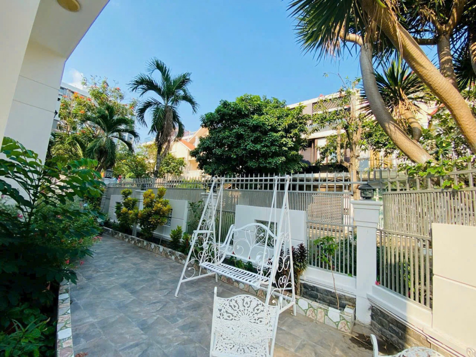 Cho thuê Biệt thự đơn lập Nam Thiên, 300m2, căn góc 2 mặt tiền yên tĩnh và đẹp ngay Phú mỹ hưng - 14436