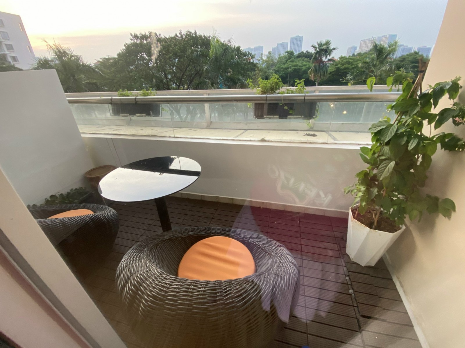 Cho thuê gấp căn hộ Garden Court 2, PMH, q7, DT 145m2, giá 28 triệu/tháng - 1191