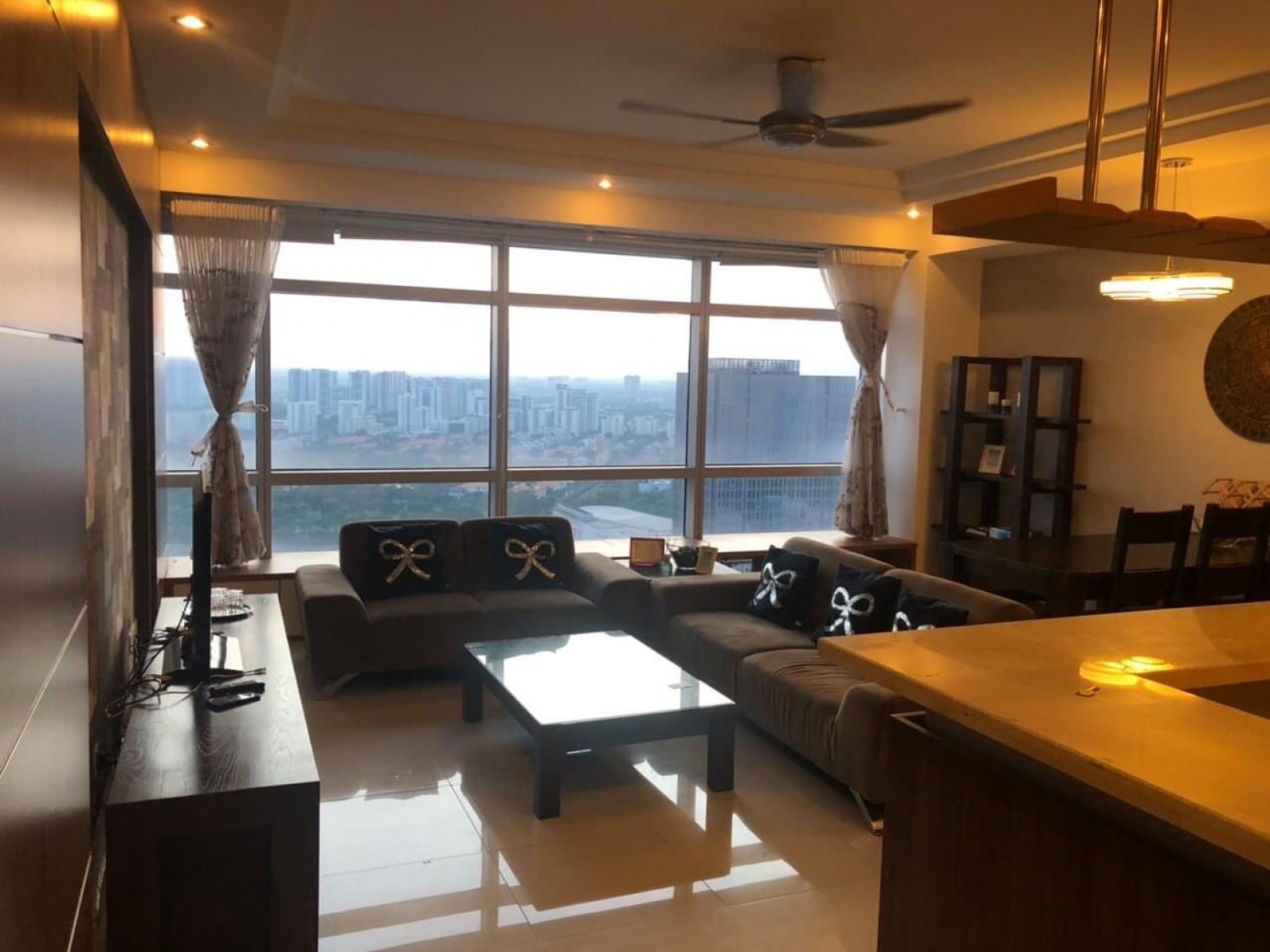 Chính chủ cần cho thuê gấp CH Happy Valley PMH, Quận 7 nhà đẹp, có 3PN, 2WC full nội thất cấp.