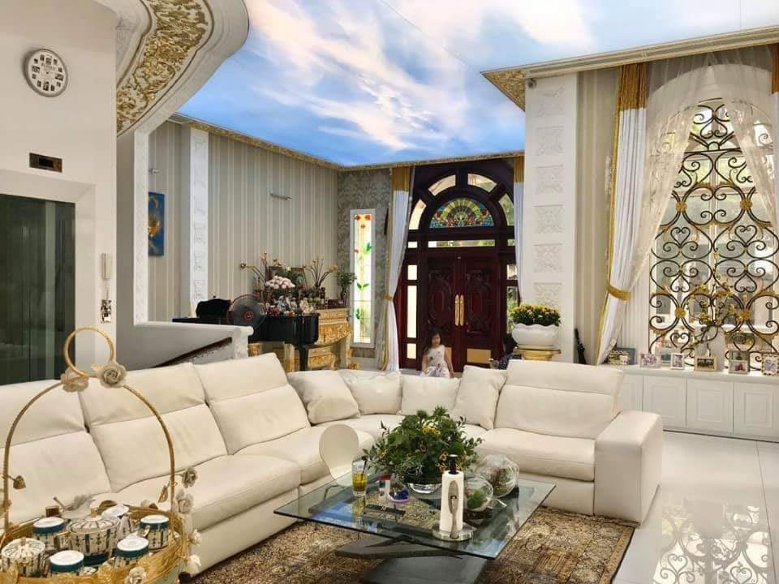 Cho thuê biệt thự song lập Mỹ Giang,Phú Mỹ Hưng,sân vườn rộng 11.75*18m2,40 tr/th. LH: 0946972730