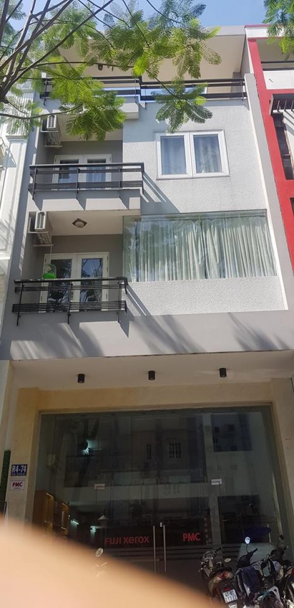Cần bán gấp căn nhà phố Hưng Gia 1, Phú Mỹ Hưng Quận 7 giá đầu tư. LH: 0946972730 A Tân.