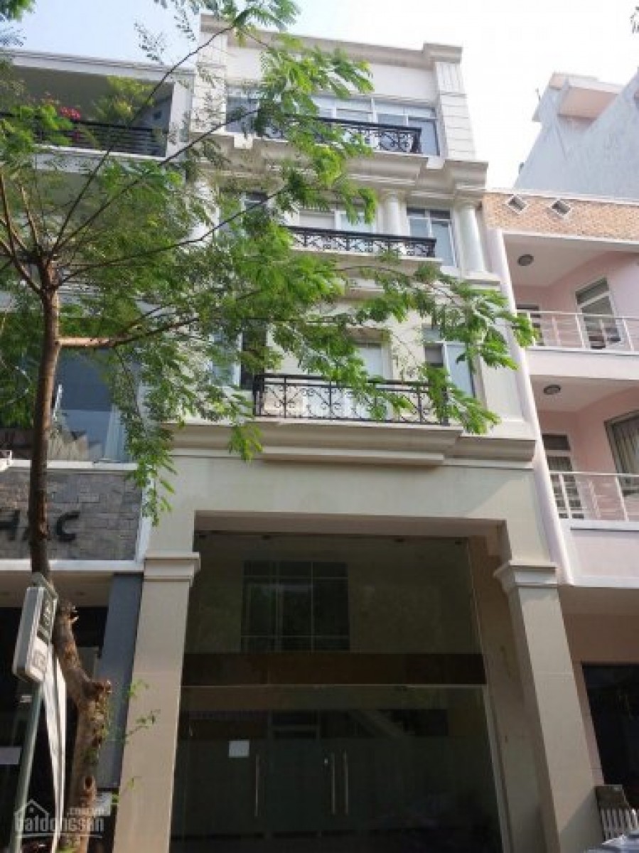 Cần tiền gấp bán rẻ căn nhà phố khu Hưng Phước, Phú My Hung, đang cho thuê giá cao.