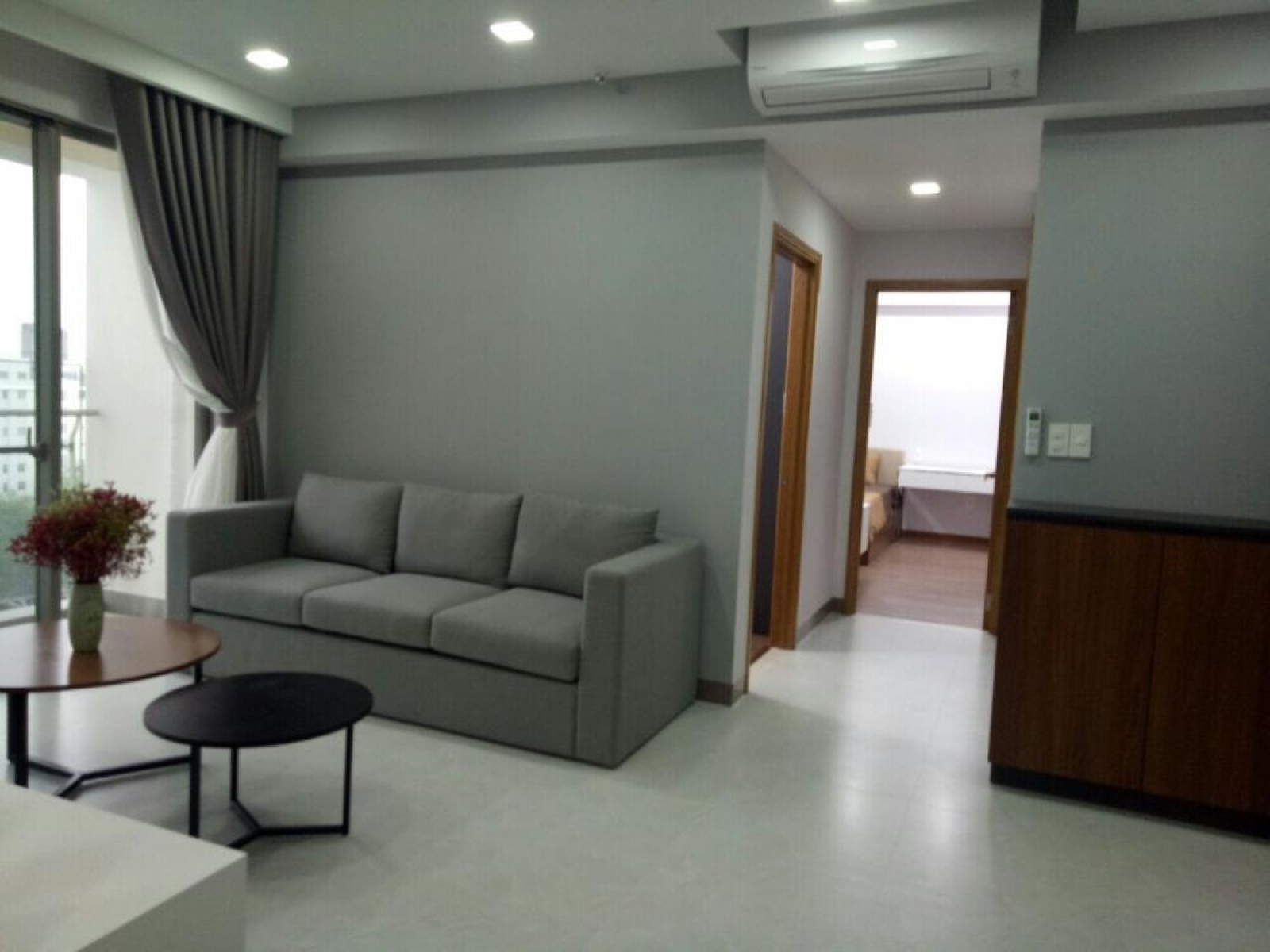 Cần cho thuê căn hộ Riverside residence, Phú Mỹ Hưng, Q 7 , view sông , nội thất dính tường .